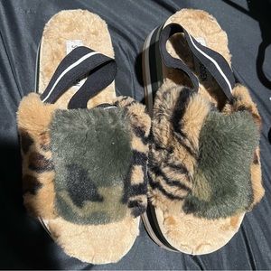 Steve Madden slides